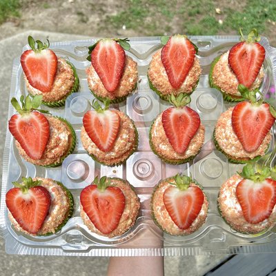 Strawberry Crunch Cupcakes