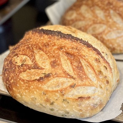 Bacon & Scallion Sourdough (24 oz) 培根香葱酸种面包