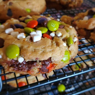 6  Pack Jumbo Cookies ( Dough Or Baked)