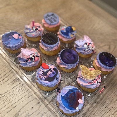 Standard Cupcakes (24)