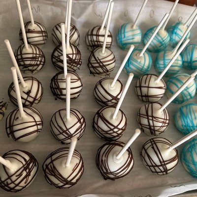 Cake Pops & Cakesicles