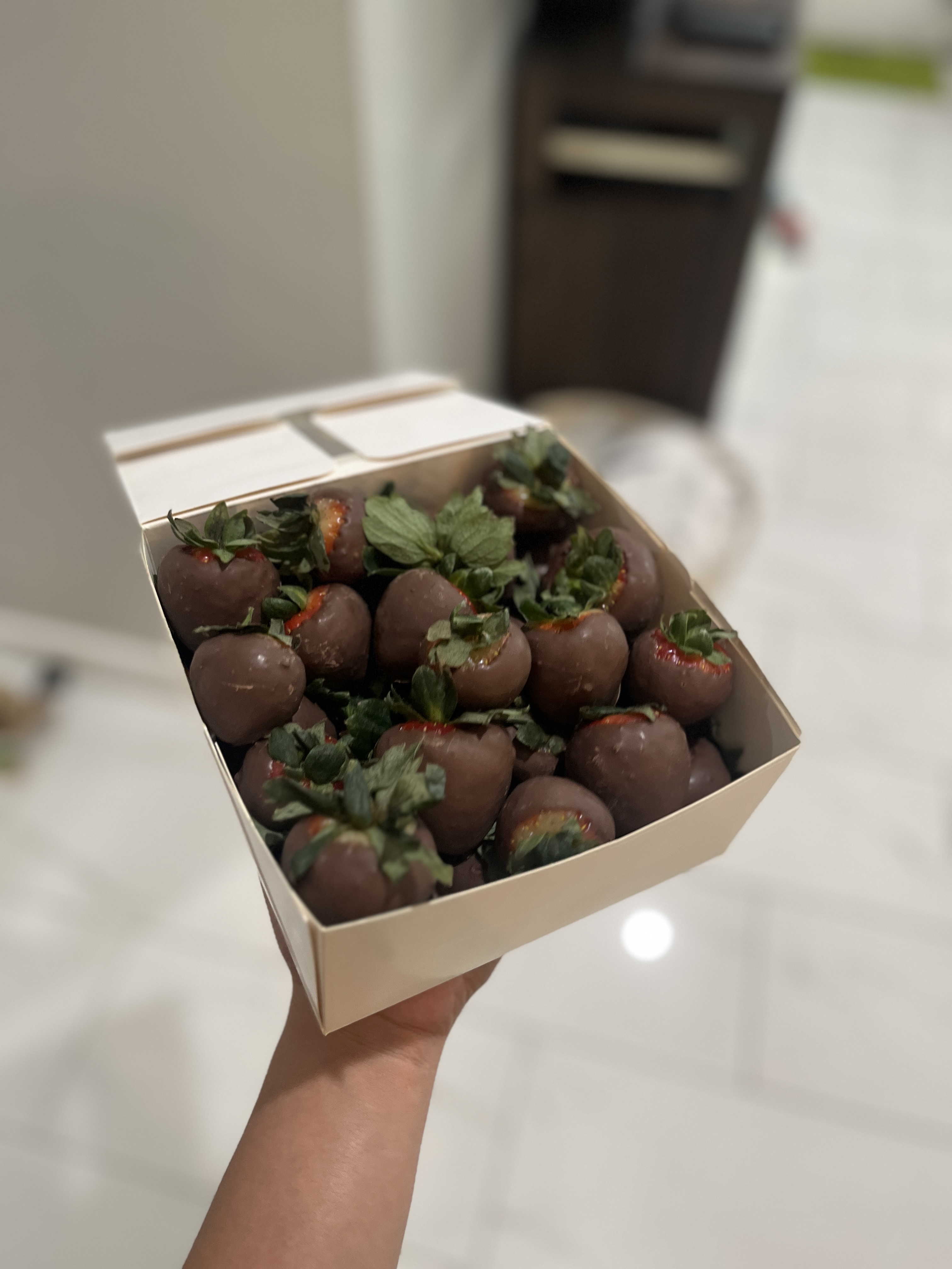 Classic Chocolate Covered Strawberries! (1lb)