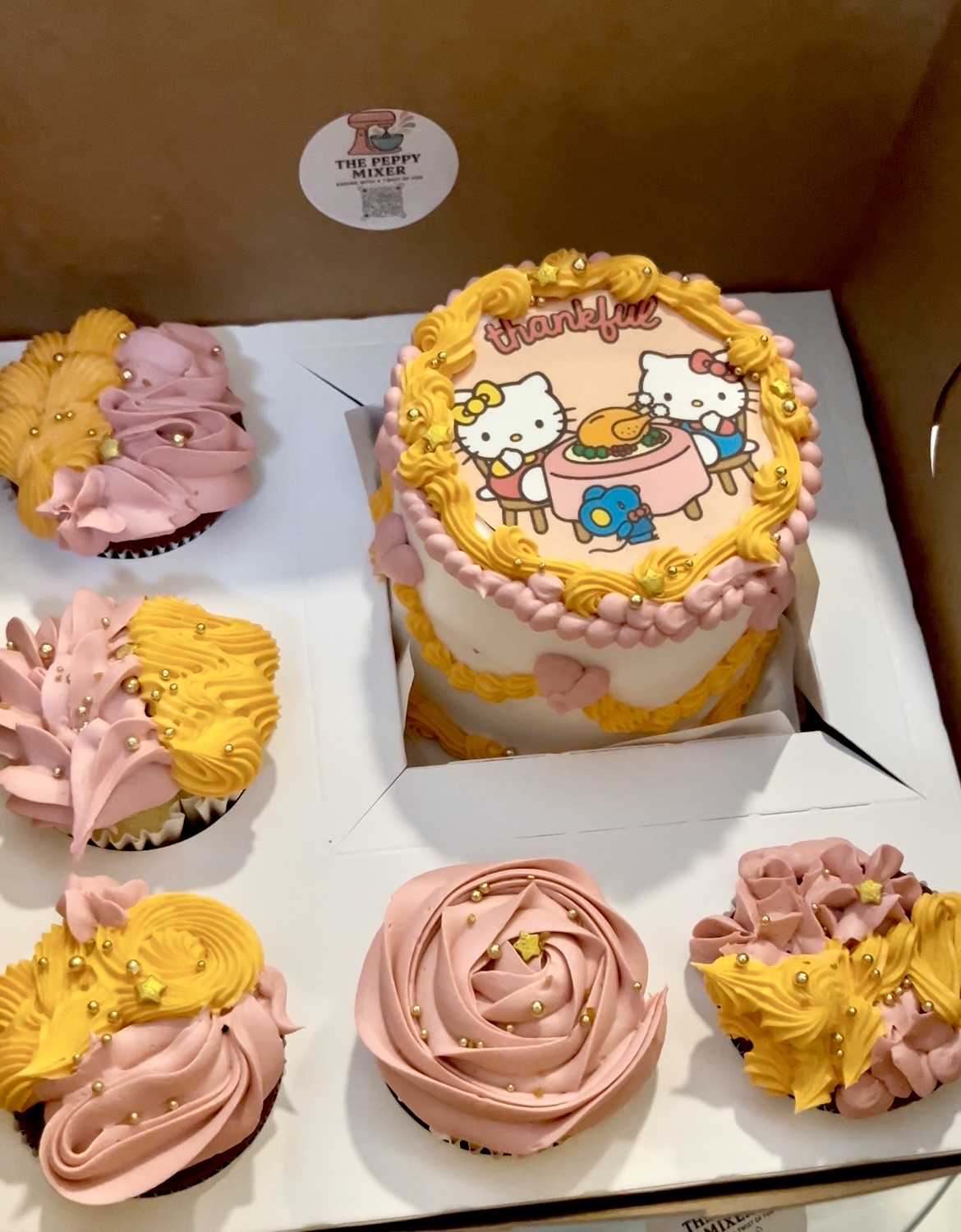 Bento Cake + 5 Cupcake Box -serves 14 