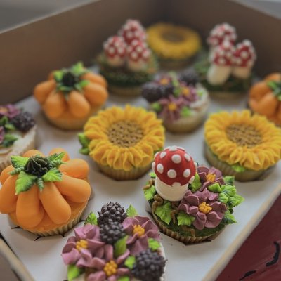 Pumpkins, mushrooms, and Sunflowers 5pm-7pm Class