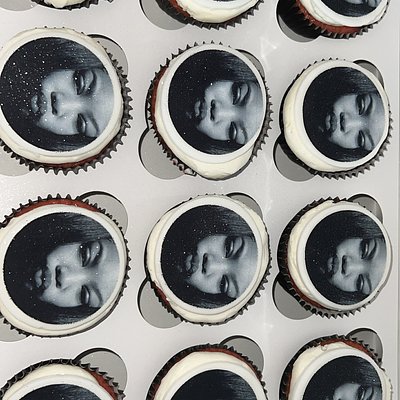 Selfie Cupcakes
