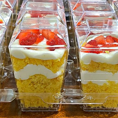 Lemon Cake Parfait With Topping