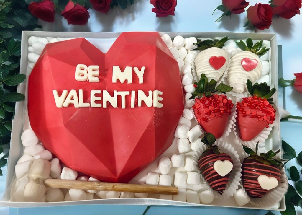 Breakable Heart & 6 Chocolate Covered Strawberries 