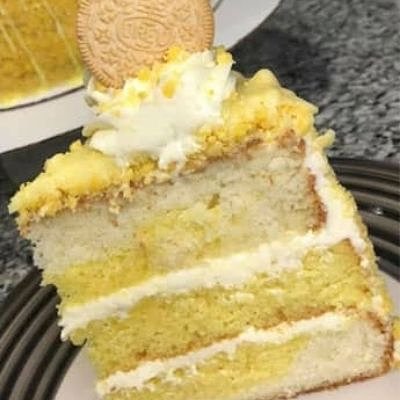 Lemonade Crunch Cake