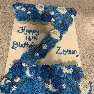 Monogram Letter Cakes - Pull Apart Cupcakes