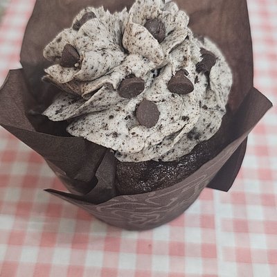 Cookies & Cream Cloud Cupcakes -  6 Count