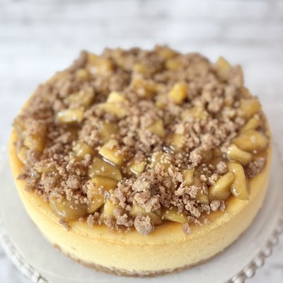 Apple Crisp Cheesecake