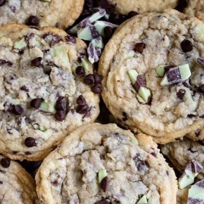 Jumbo Mint Chocolate Chip Cookies 1 Dozen