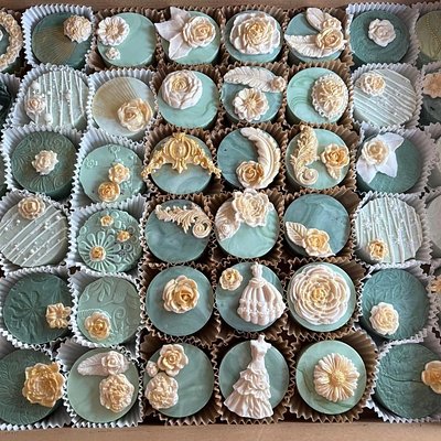 White Wedding Cake Puck 