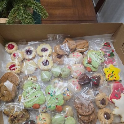 PRE -ORDER Christmas Cookie Box- 2 1/2 Dozen ( 6 Linzer, 6 Classic Cutouts, 6 Peanut Blossoms, 6 Snowballs And 6 White Chocolate Cranberry