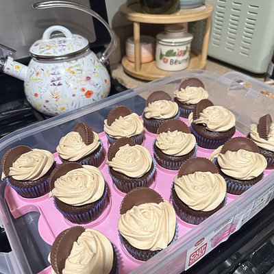 Chocolate Peanut Butter Cupcakes 