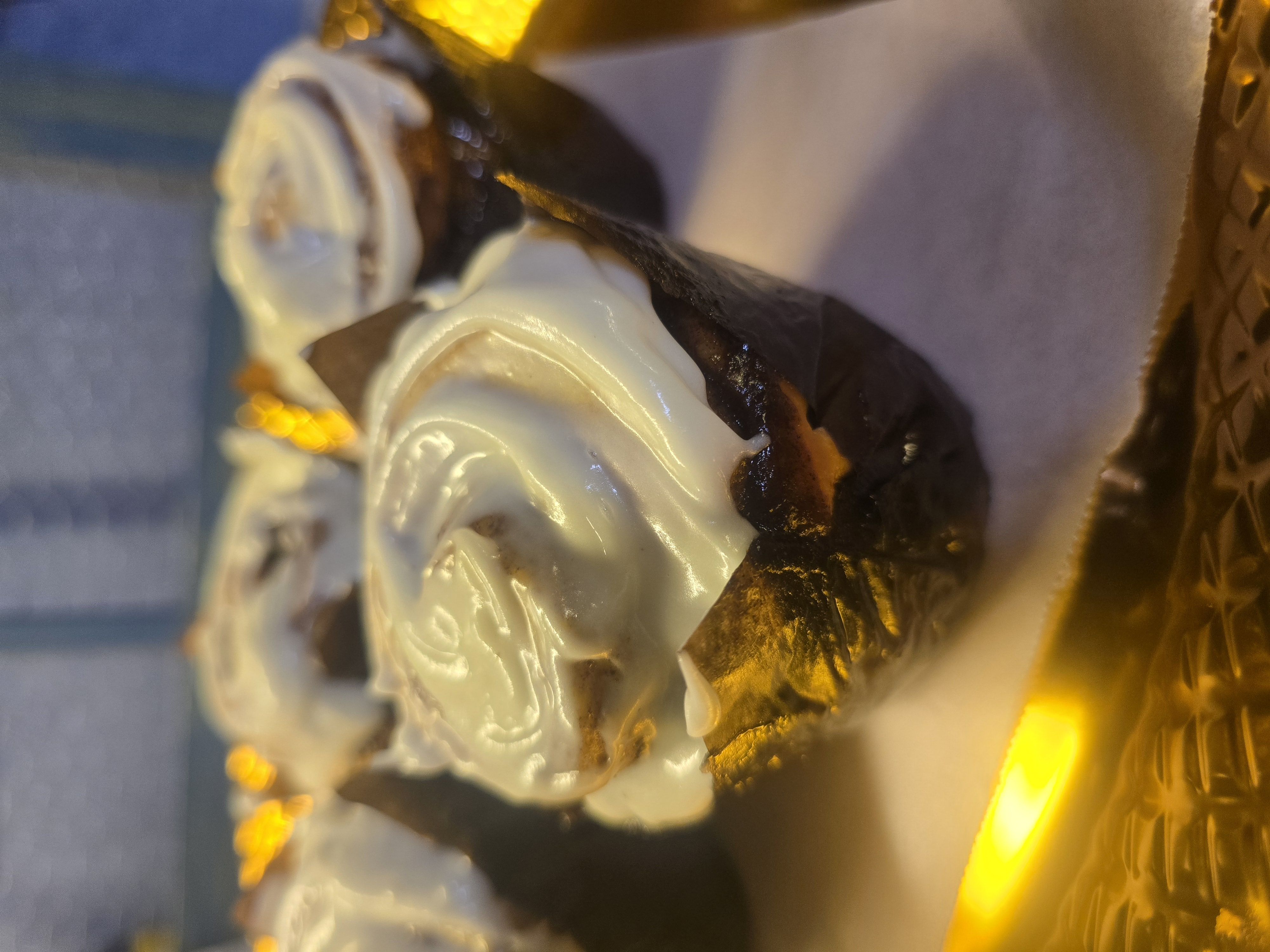 Iced Cinnamon Roll (Single)