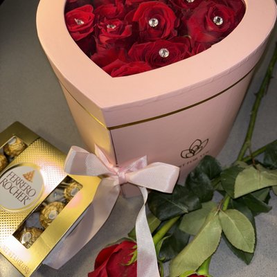 2 Tier Chocolate Covered Strawberries Gift Box 