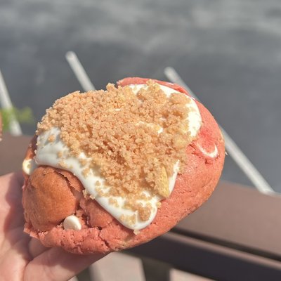 Strawberry Crunch Cookie