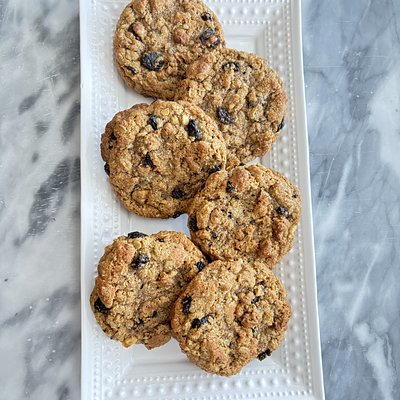 Jumbo Oatmeal Raisin Cookies