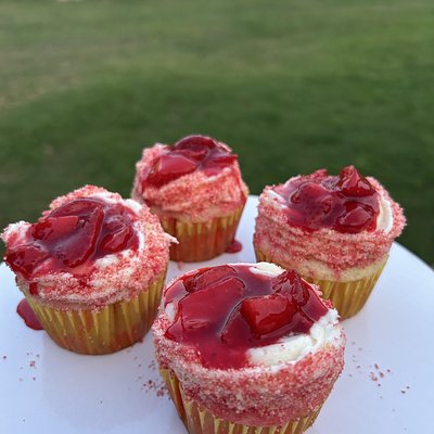 Strawberry Vanilla Marble Cupcakes W/ Strawberry Toppings