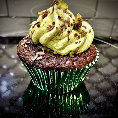 Mini Chocolate Pistachio Cupcakes