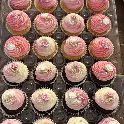 24 Cupcakes