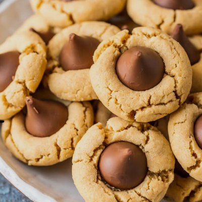 1/2 Dozen Peanut Butter Kiss