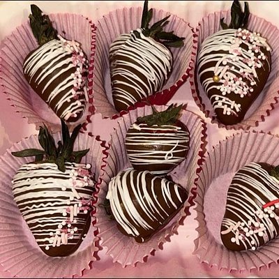 Chocolate Dipped Strawberries 1 Dozen Or 1/2 Dozen