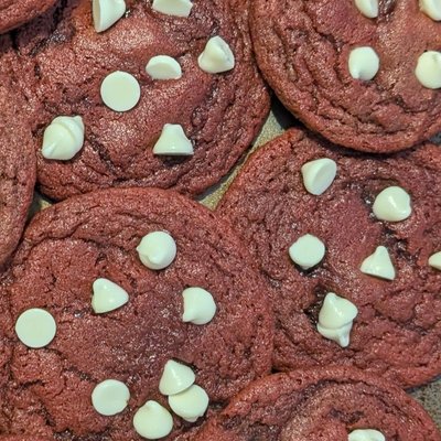 12 Red Velvet Cookies With Cream Cheese Chips