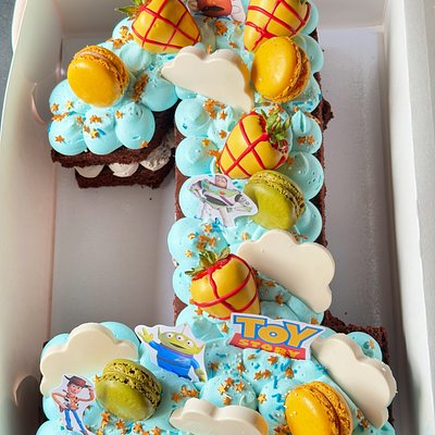 Letter/ Number Cake