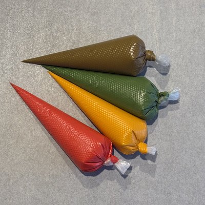 Royal icing (2oz in Tipless Piping Bag)