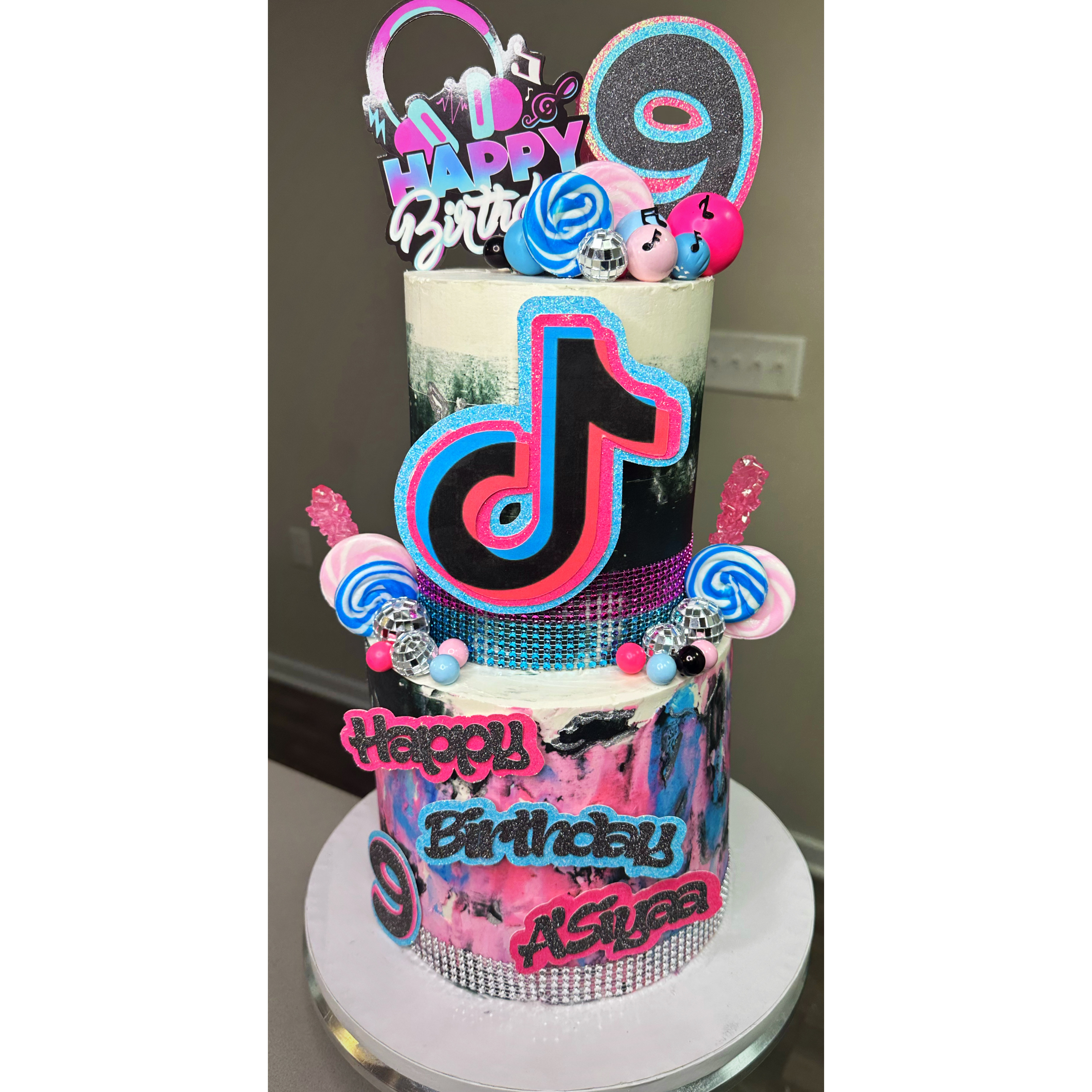 Two Tier Cake (6” & 8”)