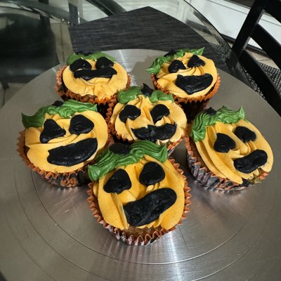 Gluten-Free Jack-O-Lantern Pumpkin Spice Cupcake