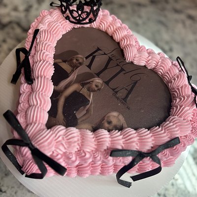 Large Heart Cake (8 Inches)