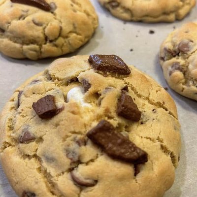 S’mores Stuffed Cookie