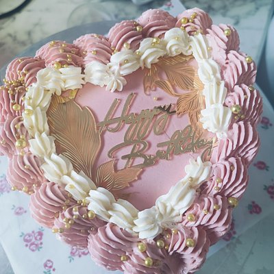 8" Heart Lambeth Cake 