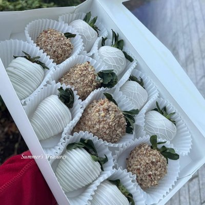 Chocolate Dipped Berries