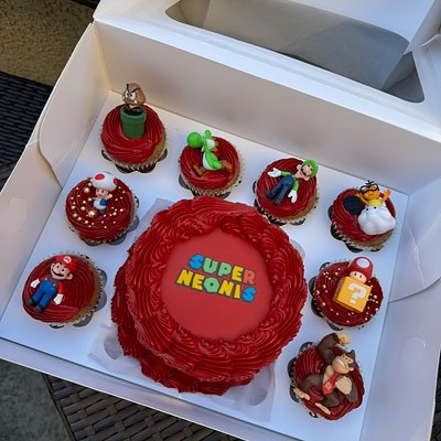 Bento Box 8ct cupcakes 