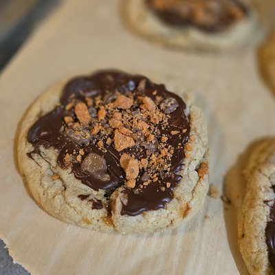 Butterfinger Carmel Cookie
