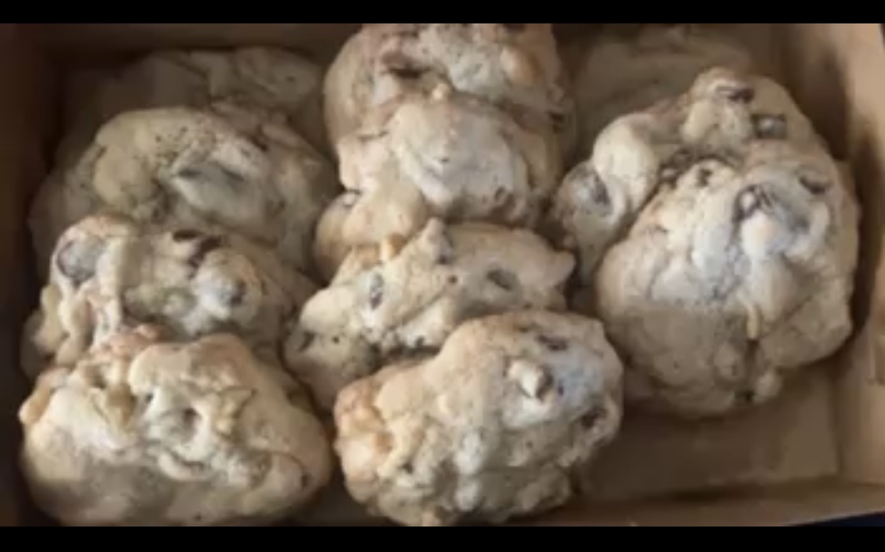 Chocolate Chip Walnut Cookies
