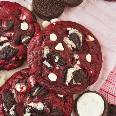 Red Velvet Oreo Cookies❤️ - Dozen