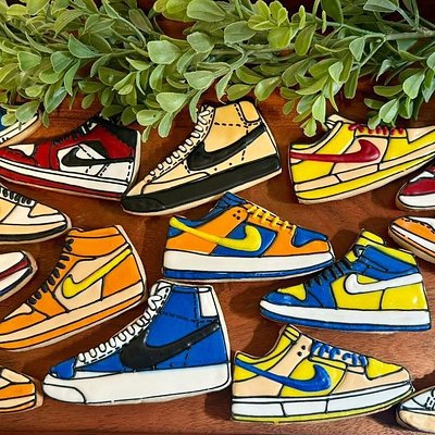 SUGAR SNEAKS 