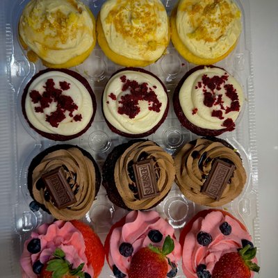 Dozen Pack Assorted Cupcakes