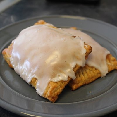 Cinnamon Peach Pocket Pastry 