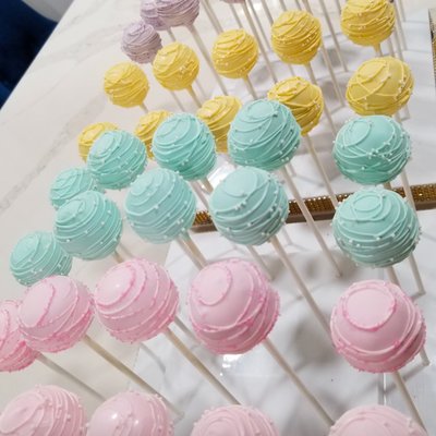 1 Dozen Cakepops 