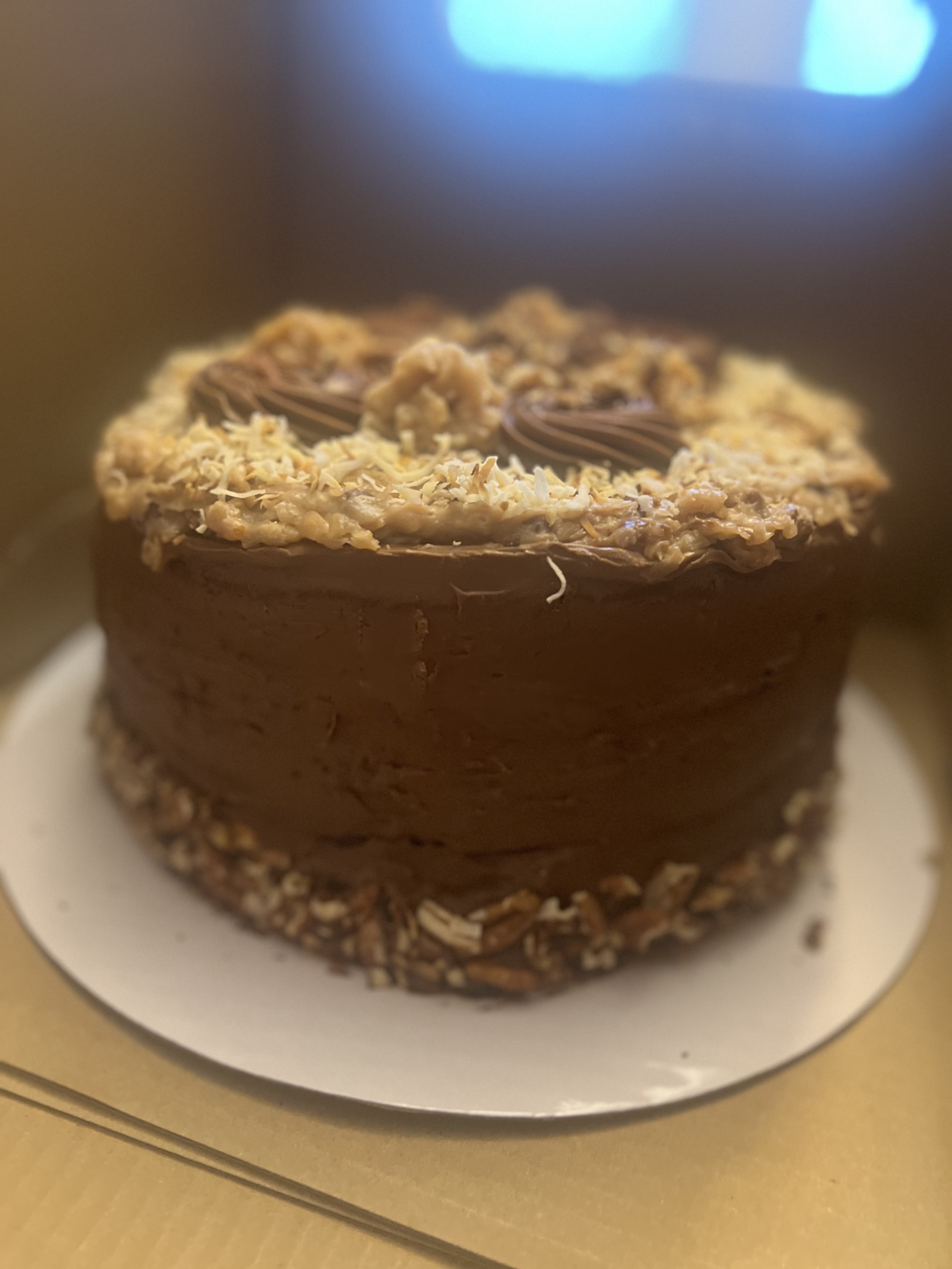 8-9" Round Two Layer Cake