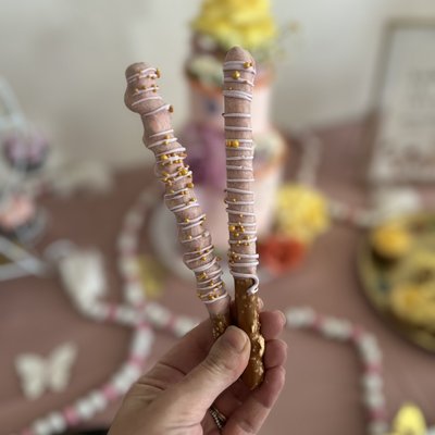 Pretzel Rods