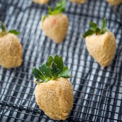 Cheesecake Coated Strawberries (6)