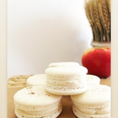 Apple Pie Macarons  ( Fall Specials ) ( 30 pcs.) 