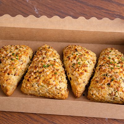 Cheesy Garlic Scones (4 Pack)